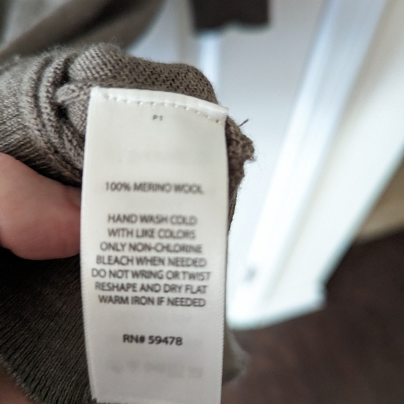 Gorgeous Extra Fine Merino wool Tahari sweater dress  size S Super soft - Picture 5 of 5